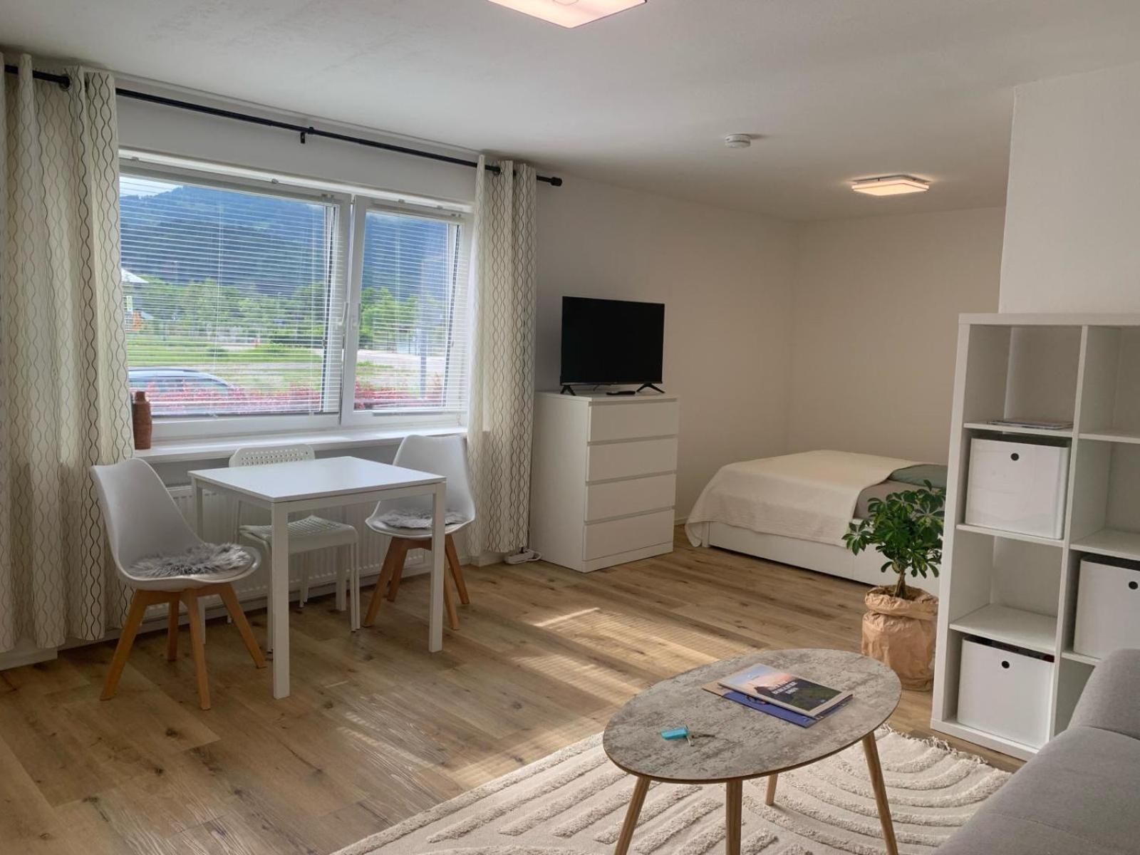 Schoene 1-Zimmer Wohnung Am Bahnhof 2 Parkplaetze ซอนโทเฟิน ภายนอก รูปภาพ